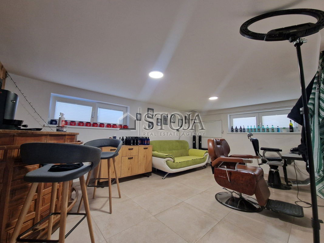 Lokacija: Gorenjska, Kranj, Žabnica