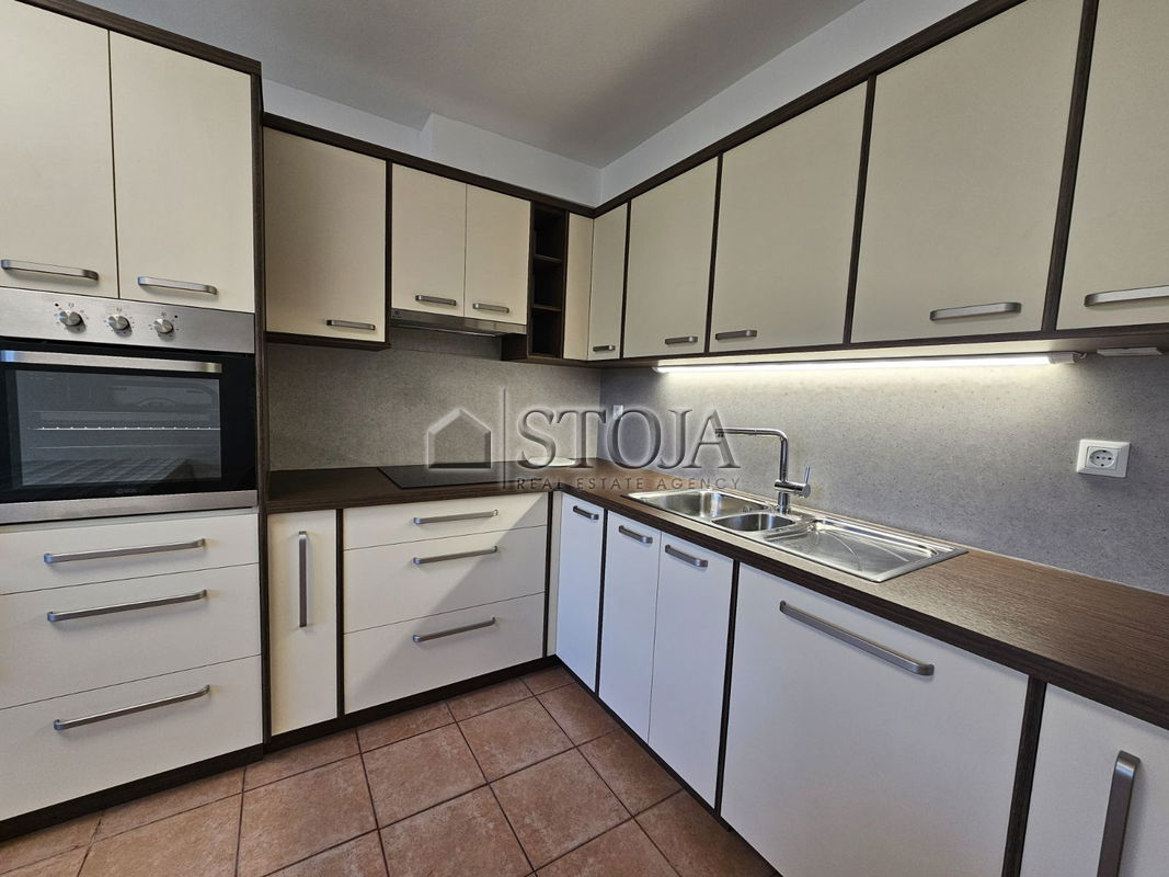 Lokacija: Ljubljana mesto, Šiška, Zg. Šiška