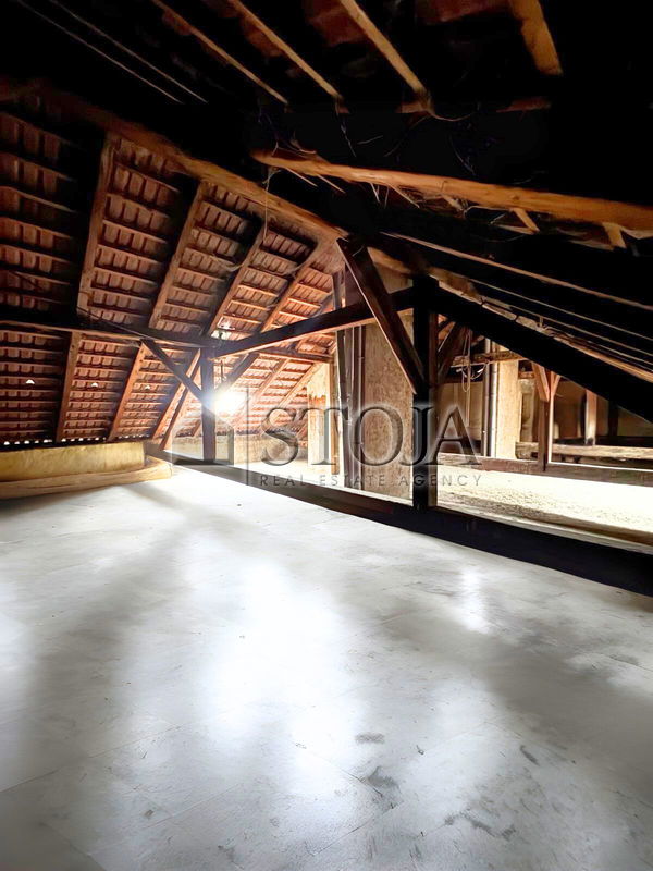 Lokacija: Ljubljana mesto, Center, Tabor