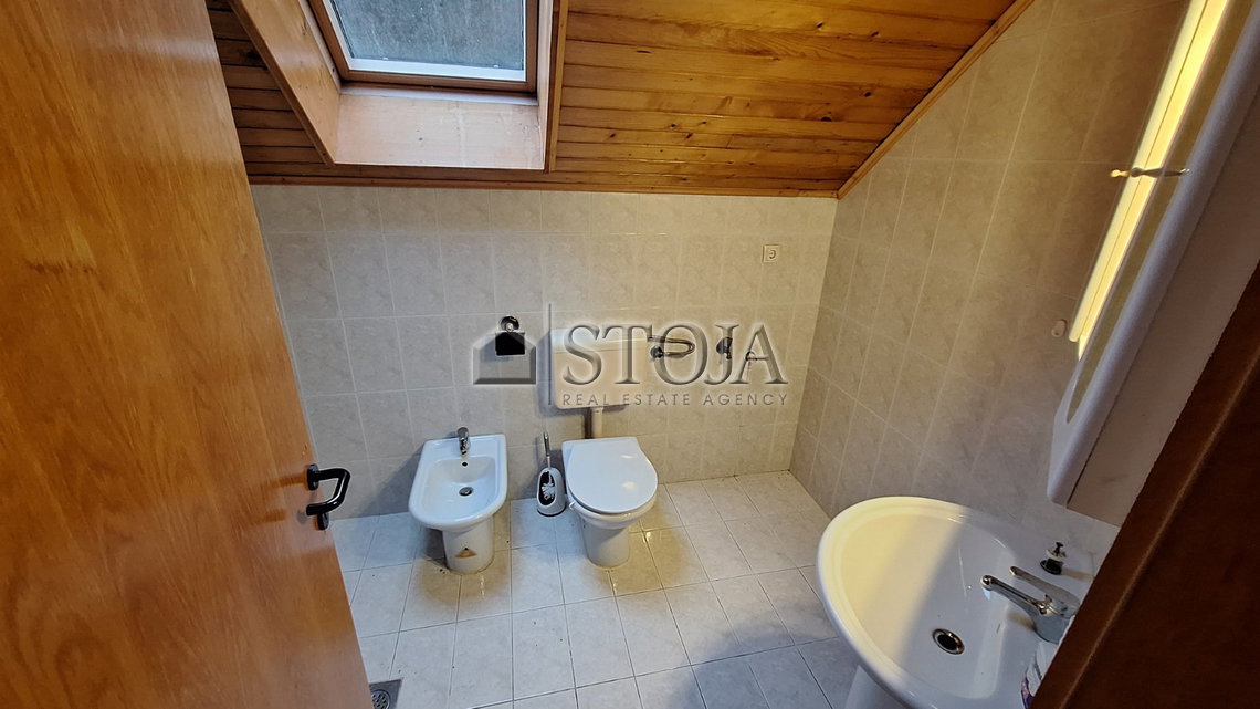 Lokacija: Ljubljana okolica, Lukovica, Spodnje Loke