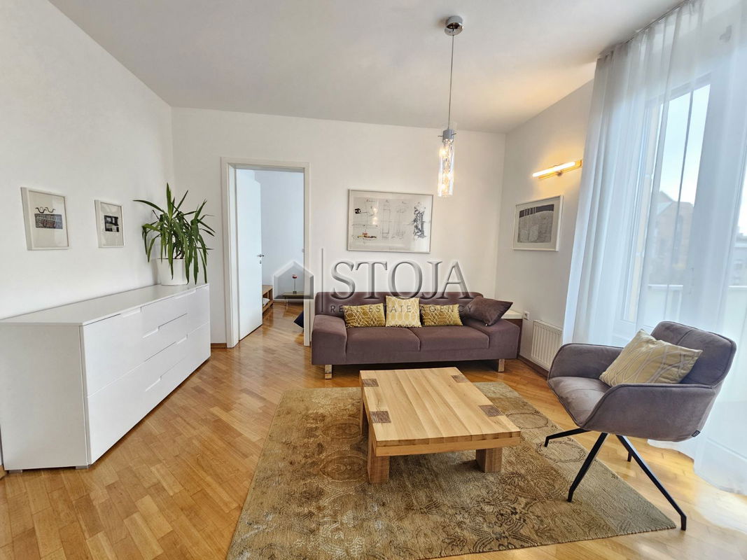 Lokacija: Ljubljana mesto, Center, Center