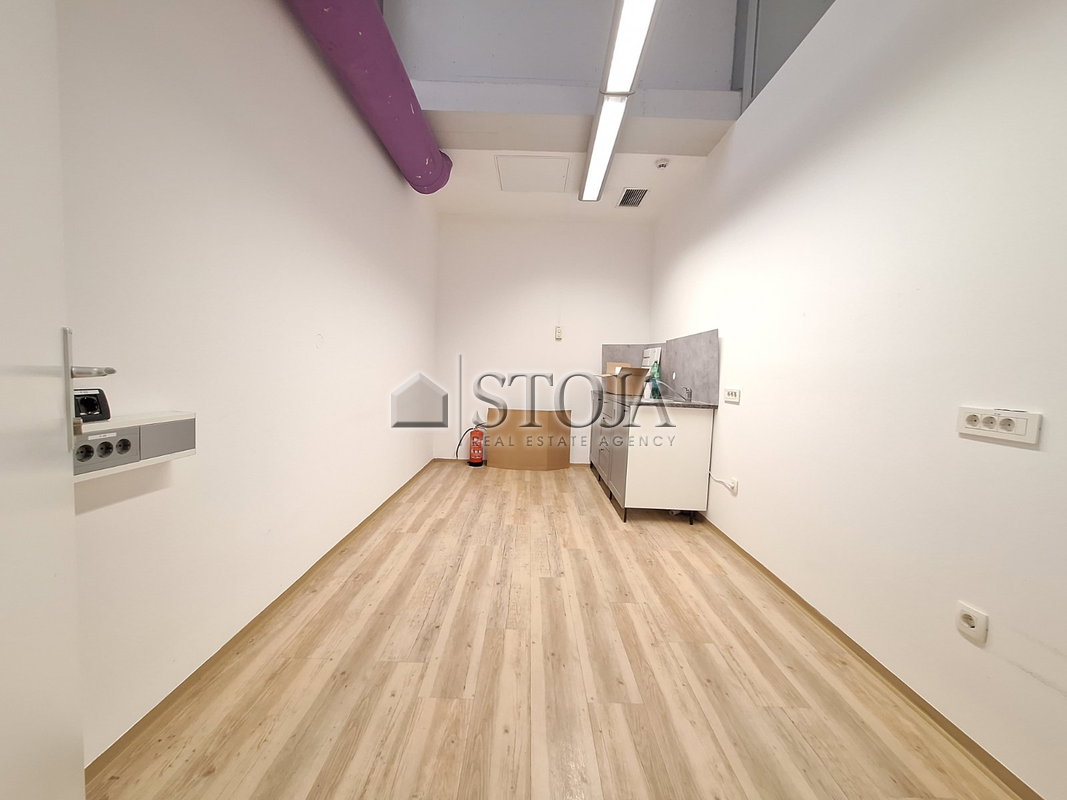 Location: Ljubljana mesto, Moste-Polje, BTC