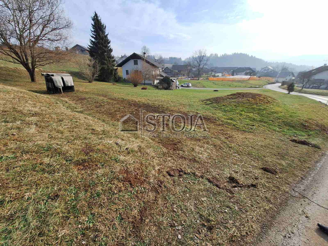 Lokacija: Ljubljana okolica, Ivančna Gorica, Gabrovka pri Zagradcu