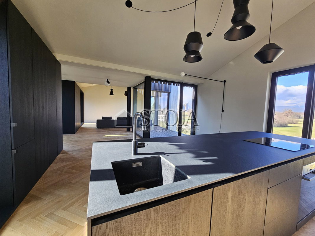 Location: Ljubljana mesto, Bežigrad, Bežigrad