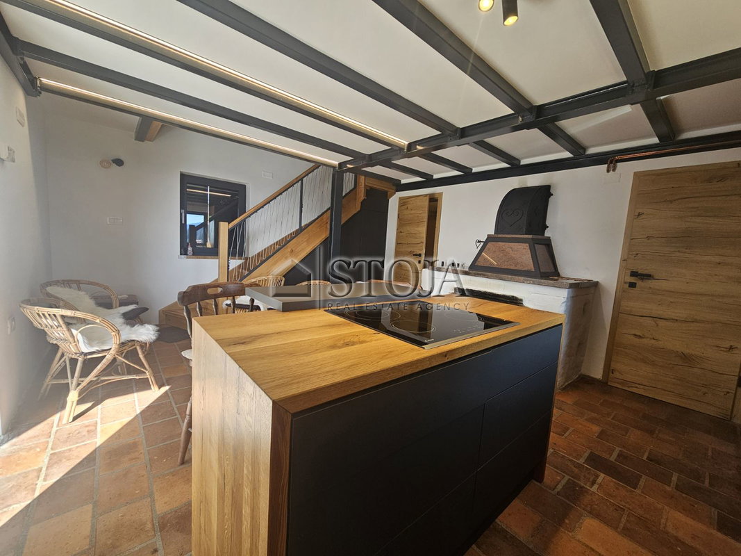 Location: Gorenjska, Cerklje na Gorenjskem, Apno