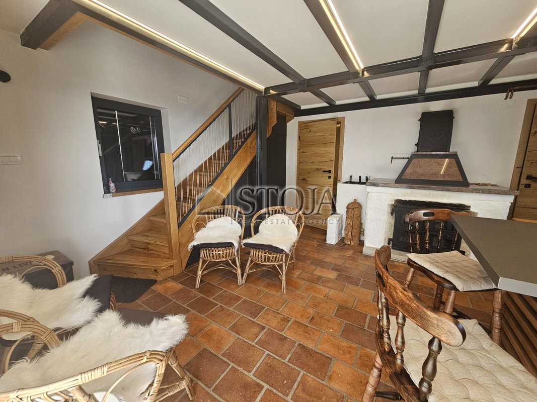 Location: Gorenjska, Cerklje na Gorenjskem, Apno