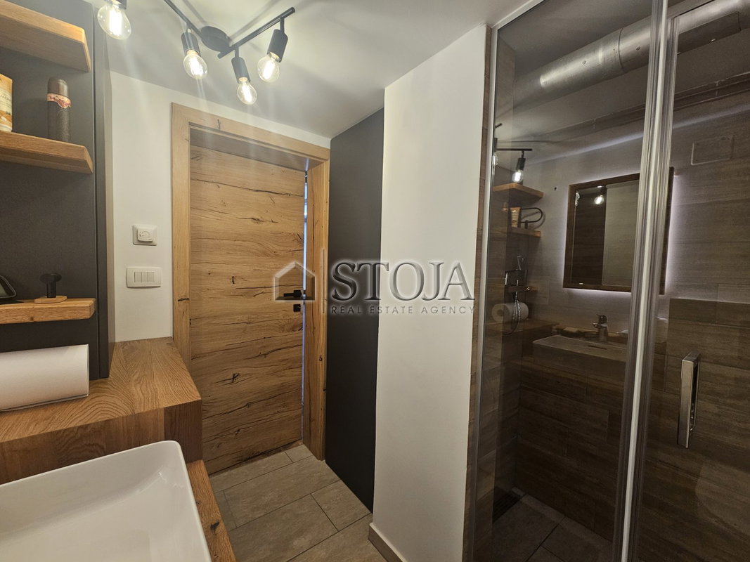 Location: Gorenjska, Cerklje na Gorenjskem, Apno