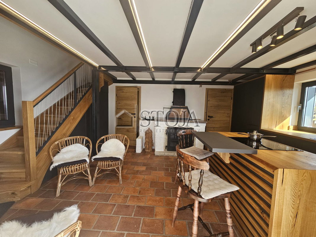 Location: Gorenjska, Cerklje na Gorenjskem, Apno