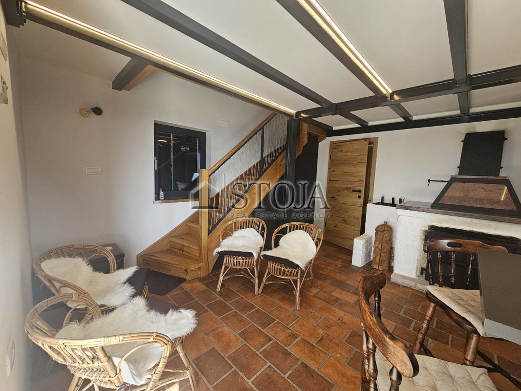 Location: Gorenjska, Cerklje na Gorenjskem, Apno