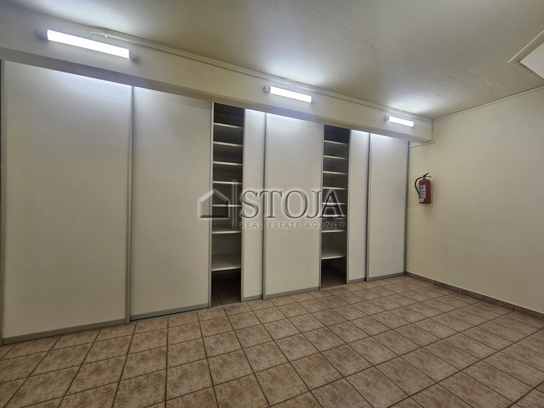 Lokacija: Ljubljana mesto, Šiška, Dravlje
