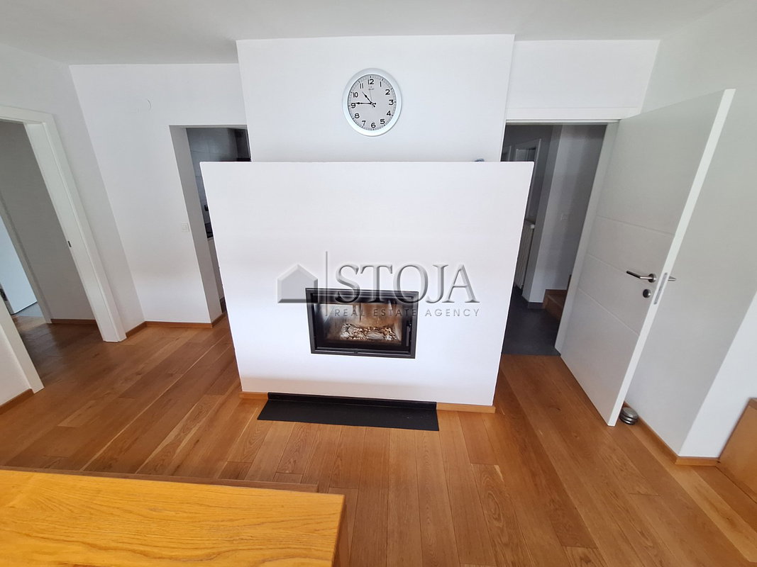 Lokacija: Ljubljana mesto, Šiška, Podutik