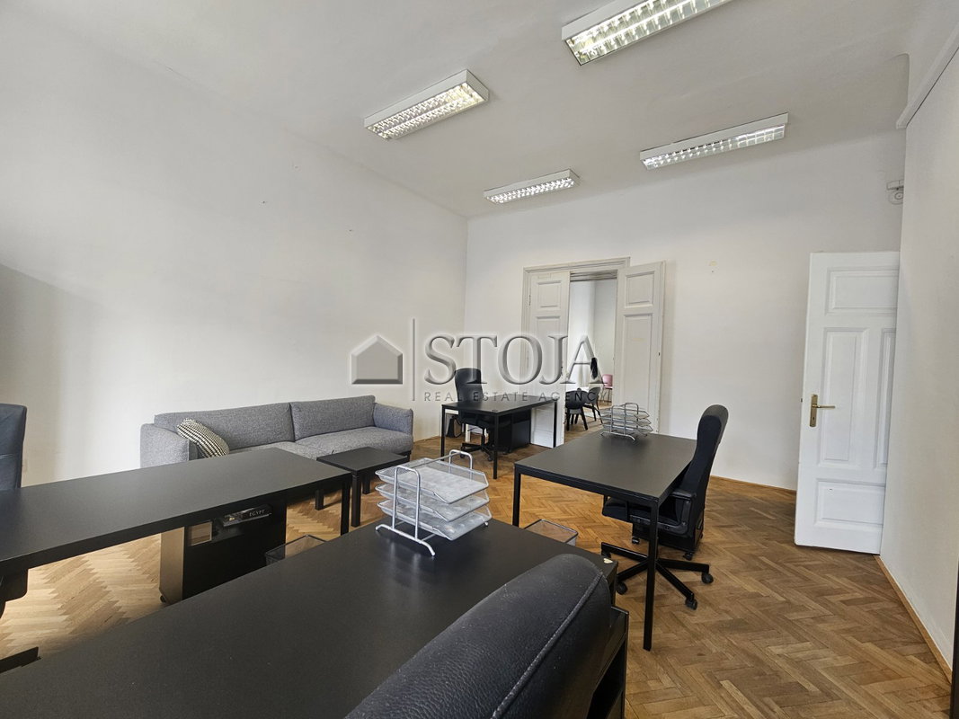 Lokacija: Ljubljana mesto, Center, Center
