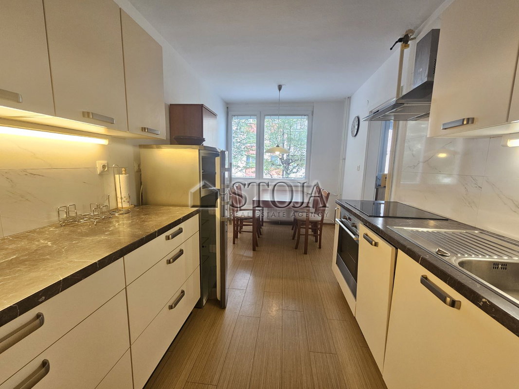 Lokacija: Ljubljana mesto, Bežigrad, Bežigrad