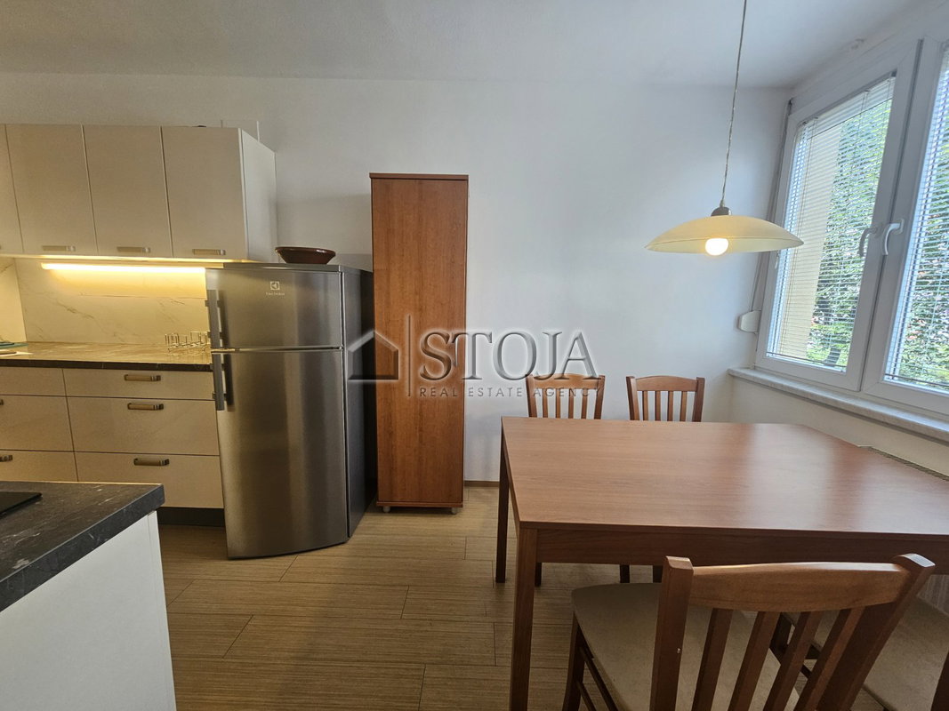 Lokacija: Ljubljana mesto, Bežigrad, Bežigrad