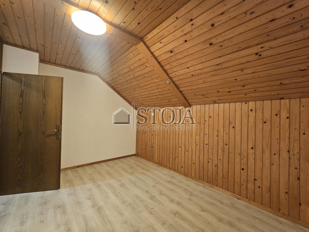 Lokacija: Gorenjska, Radovljica, Lesce