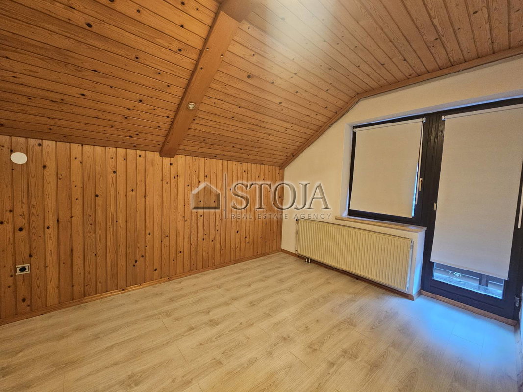 Lokacija: Gorenjska, Radovljica, Lesce