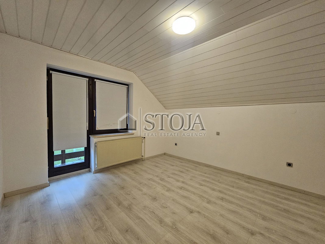 Lokacija: Gorenjska, Radovljica, Lesce