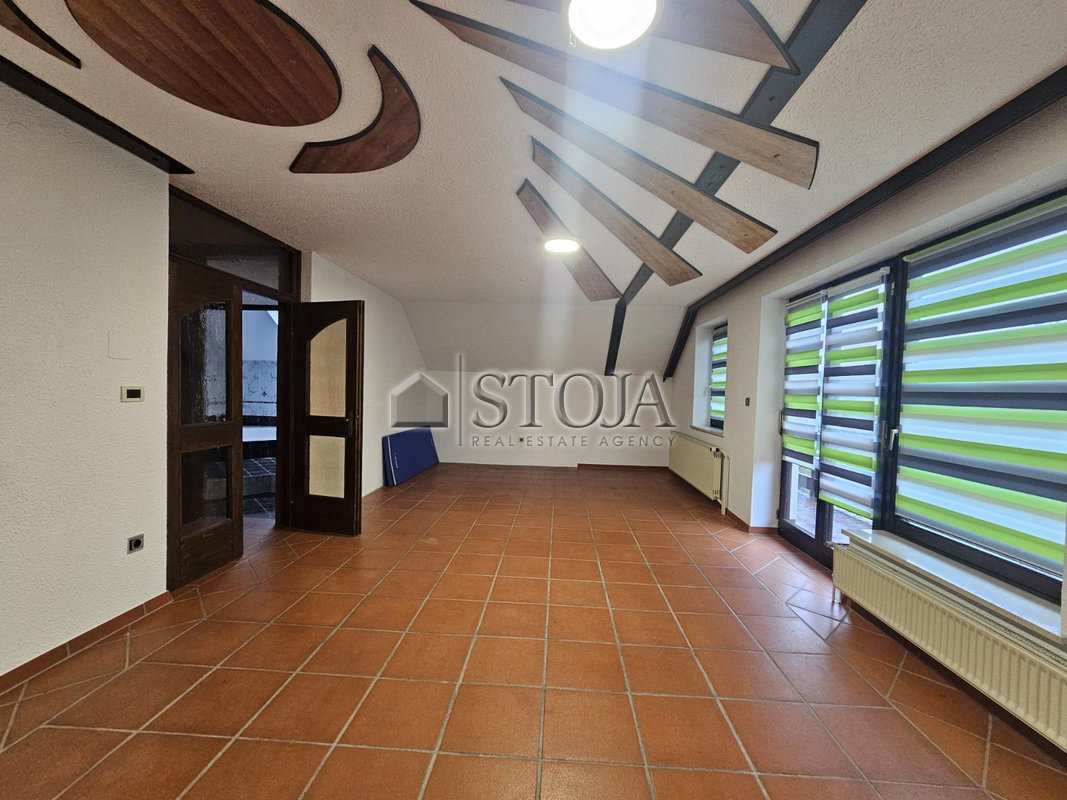 Lokacija: Gorenjska, Radovljica, Lesce
