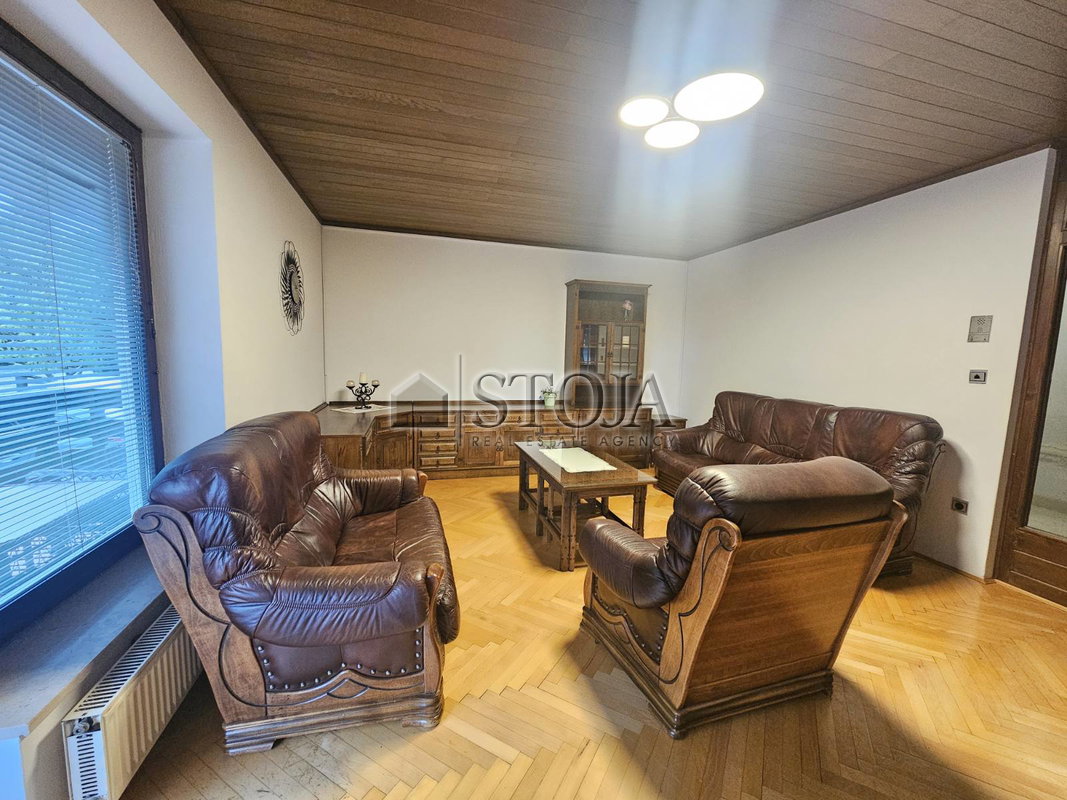 Lokacija: Gorenjska, Radovljica, Lesce