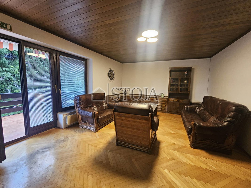 Lokacija: Gorenjska, Radovljica, Lesce
