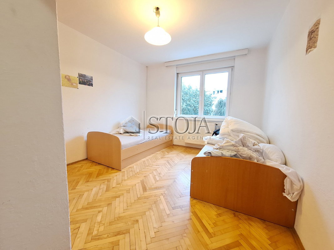 Lokacija: Ljubljana mesto, Šiška, Koseze