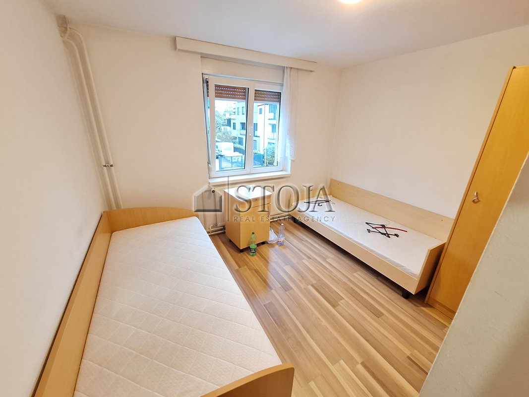 Lokacija: Ljubljana mesto, Šiška, Koseze