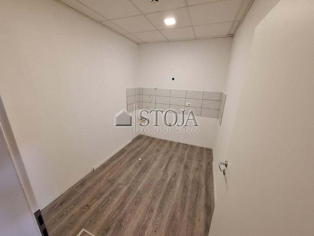 Lokacija: Ljubljana mesto, Moste-Polje, BTC