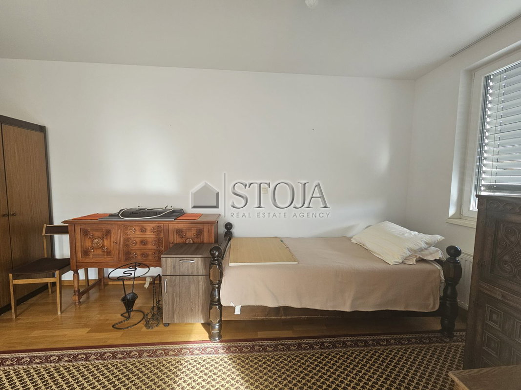 Lokacija: Ljubljana mesto, Šiška, Dravlje