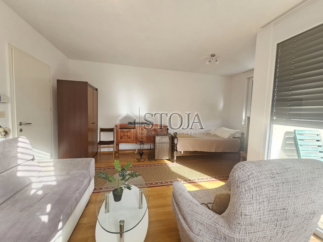 Lokacija: Ljubljana mesto, Šiška, Dravlje