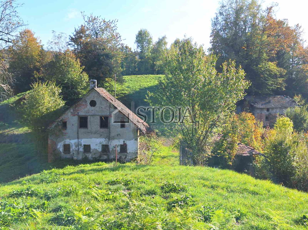 Lokacija: Ljubljana okolica, Dobrova - Polhov Gradec, Dobrova