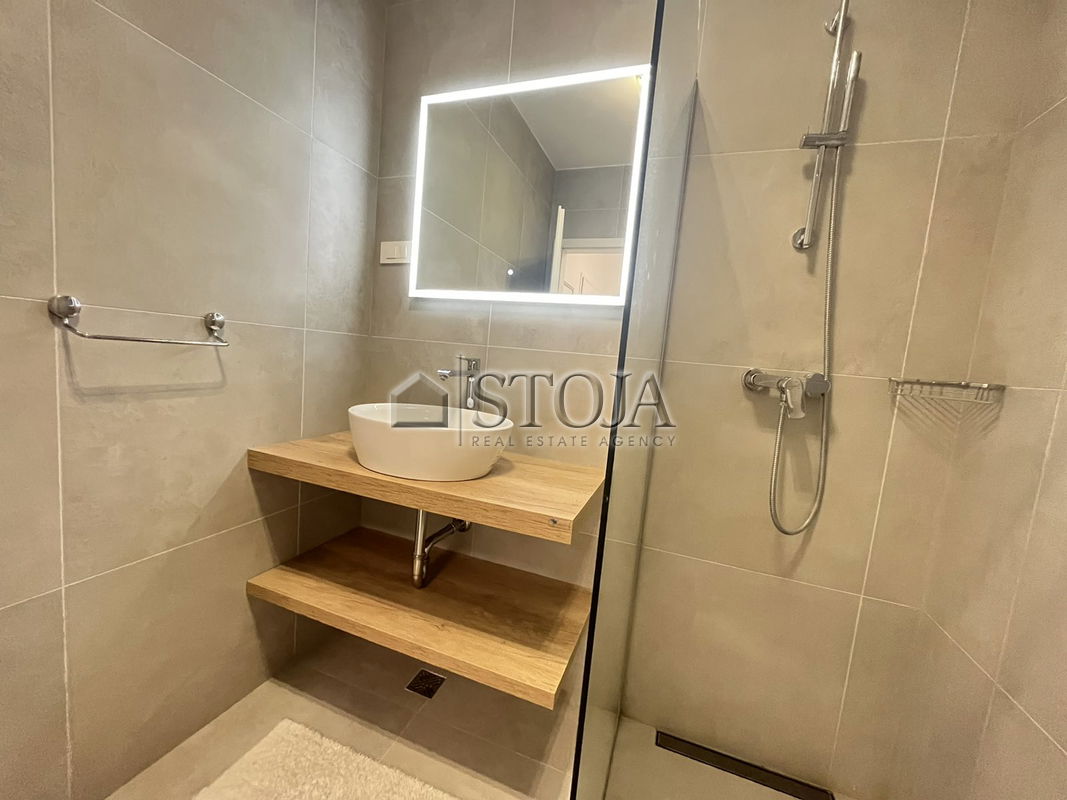 Lokacija: Ljubljana mesto, Šiška, Sp. Šiška