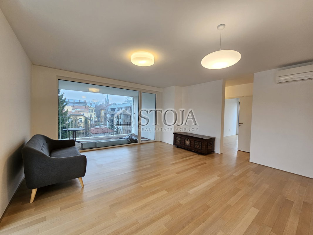 Lokacija: Ljubljana mesto, Center, Center