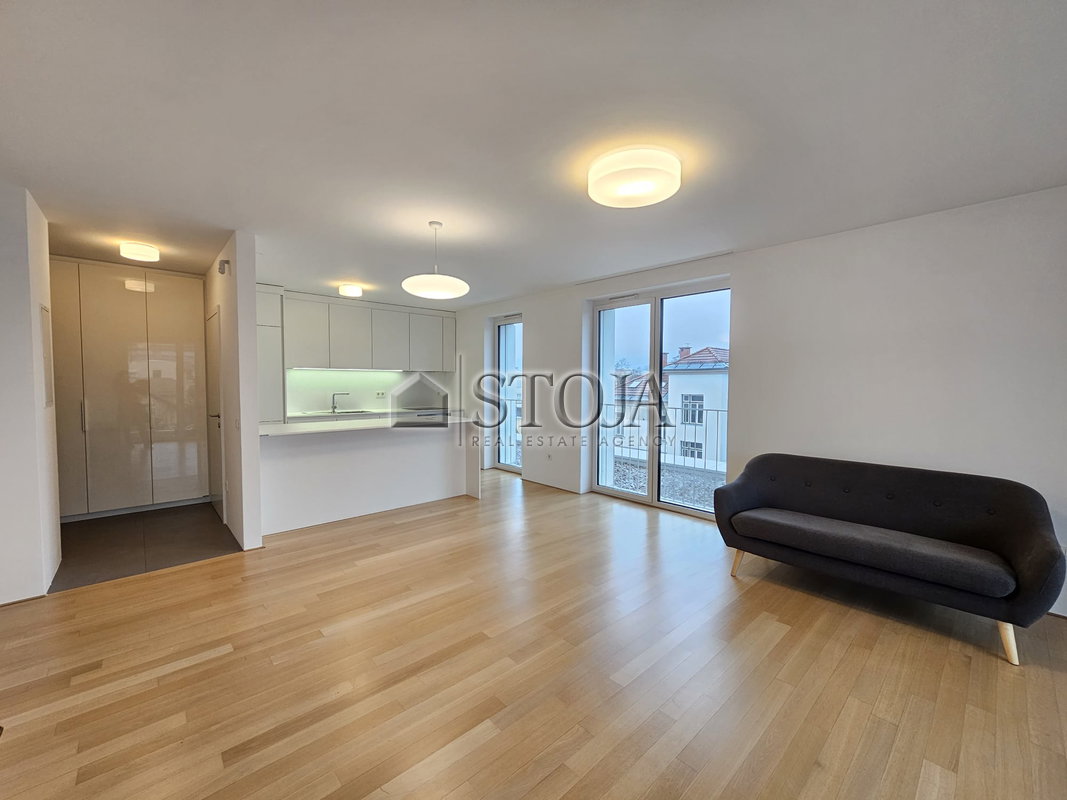 Lokacija: Ljubljana mesto, Center, Center