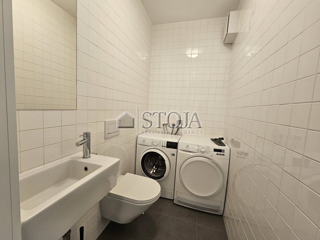 Lokacija: Ljubljana mesto, Center, Center