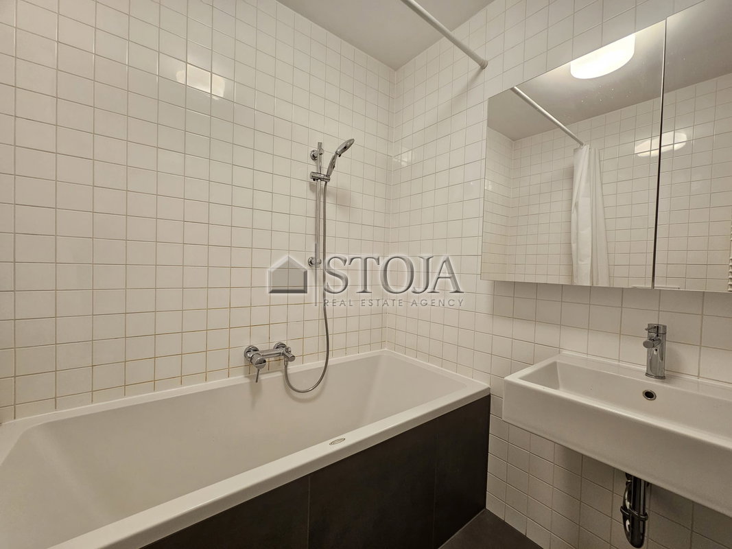 Lokacija: Ljubljana mesto, Center, Center