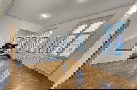 Lokacija: Ljubljana mesto, Center, Center