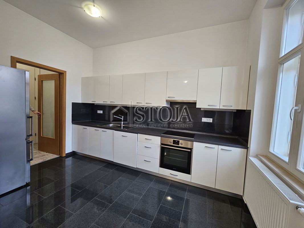 Lokacija: Ljubljana mesto, Center, Center