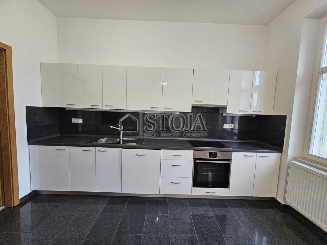 Lokacija: Ljubljana mesto, Center, Center