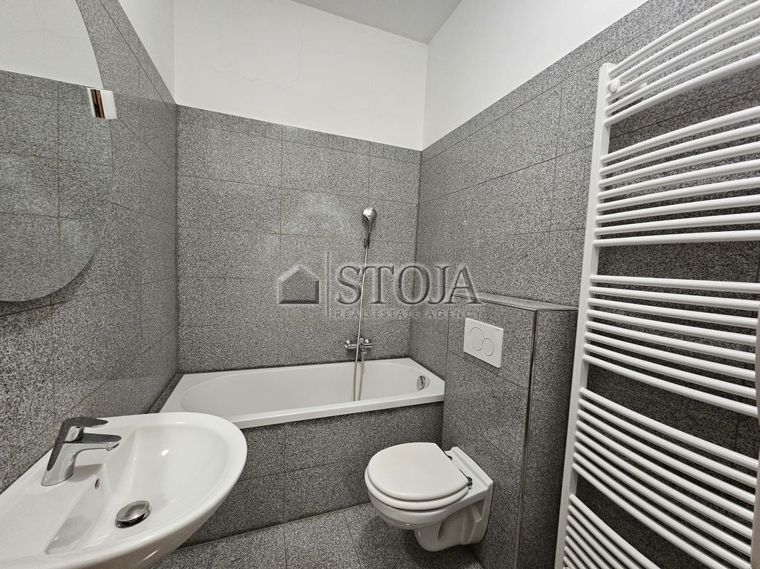 Lokacija: Ljubljana mesto, Center, Center