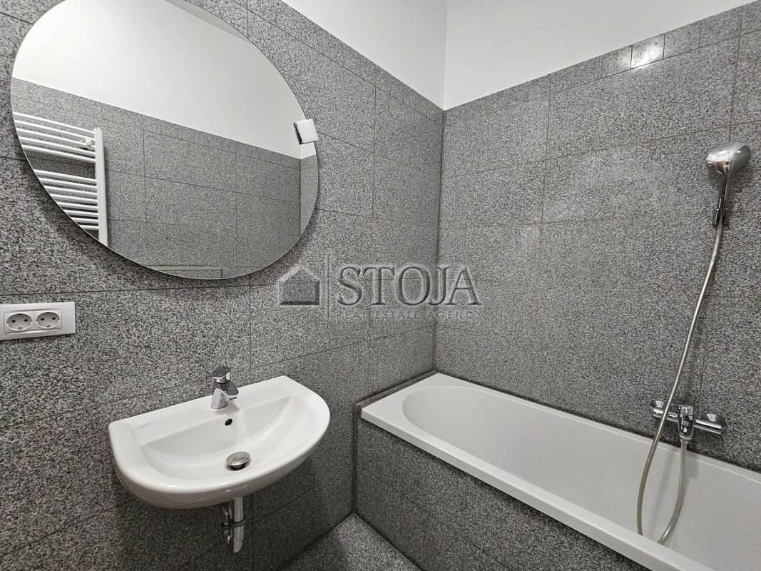 Lokacija: Ljubljana mesto, Center, Center