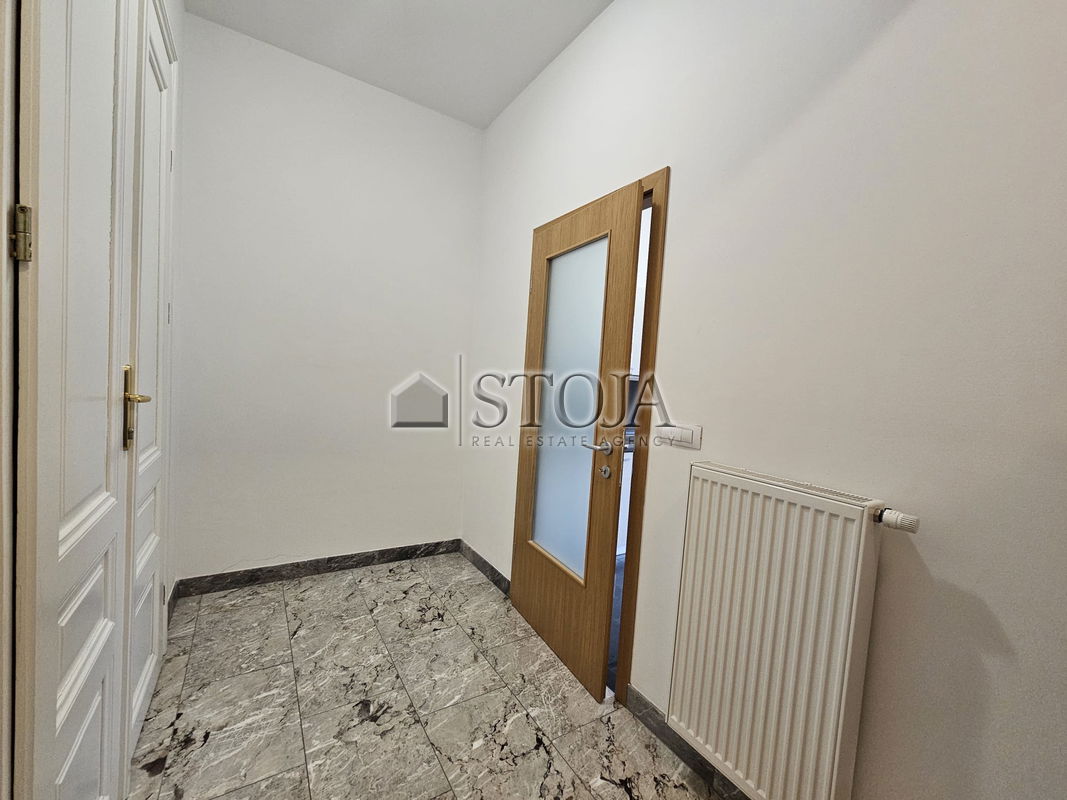 Lokacija: Ljubljana mesto, Center, Center