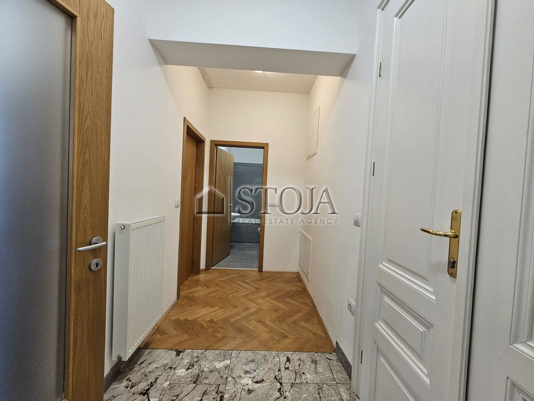 Lokacija: Ljubljana mesto, Center, Center