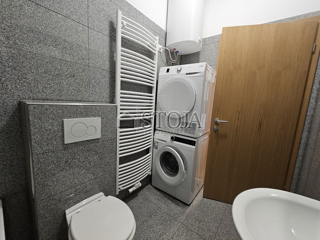 Lokacija: Ljubljana mesto, Center, Center