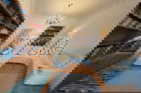 Location: Ljubljana mesto, Center, Center