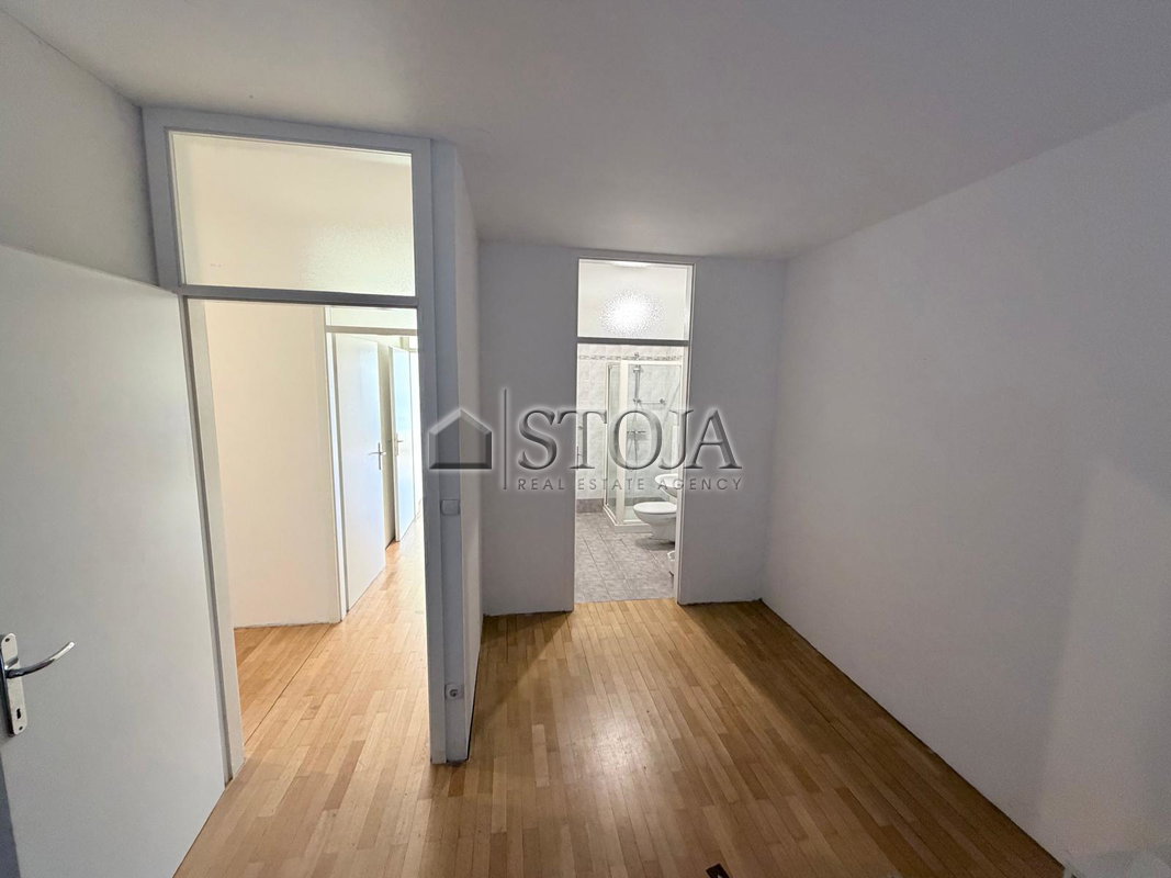 Location: Ljubljana mesto, Šiška, Mostec