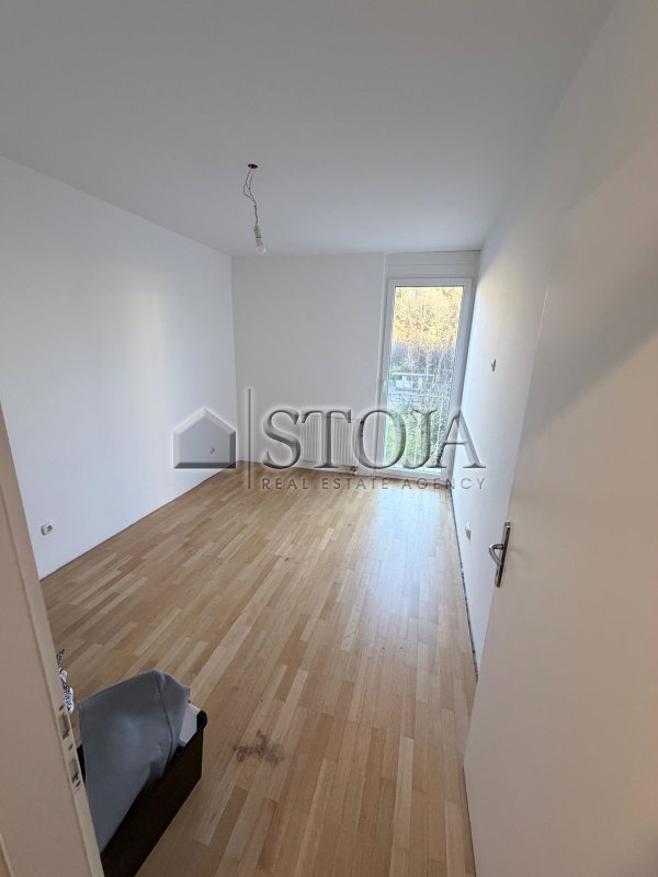 Location: Ljubljana mesto, Šiška, Mostec