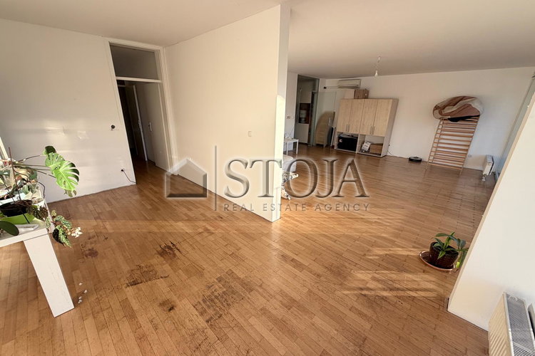 Location: Lubiana, Šiška, Mostec