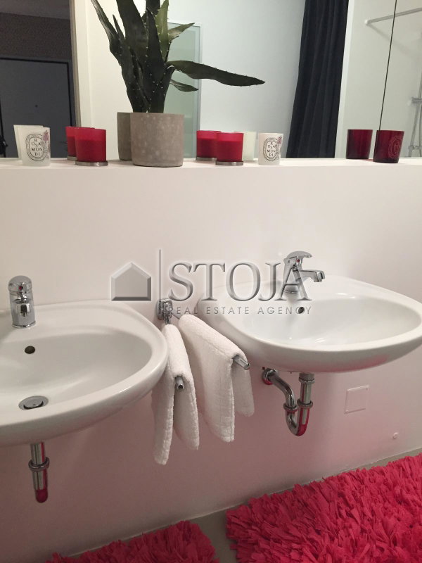 Lokacija: Ljubljana mesto, Šiška, Mostec