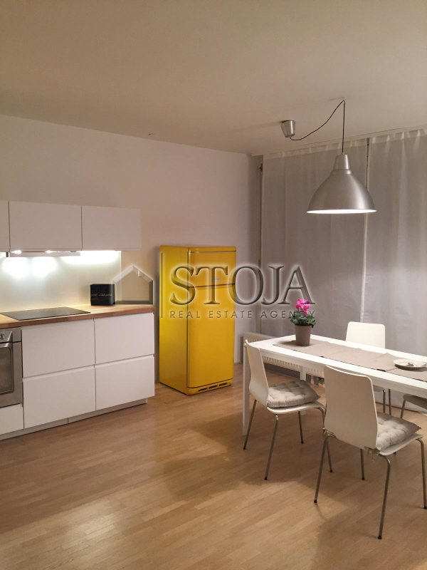 Lokacija: Ljubljana mesto, Šiška, Mostec