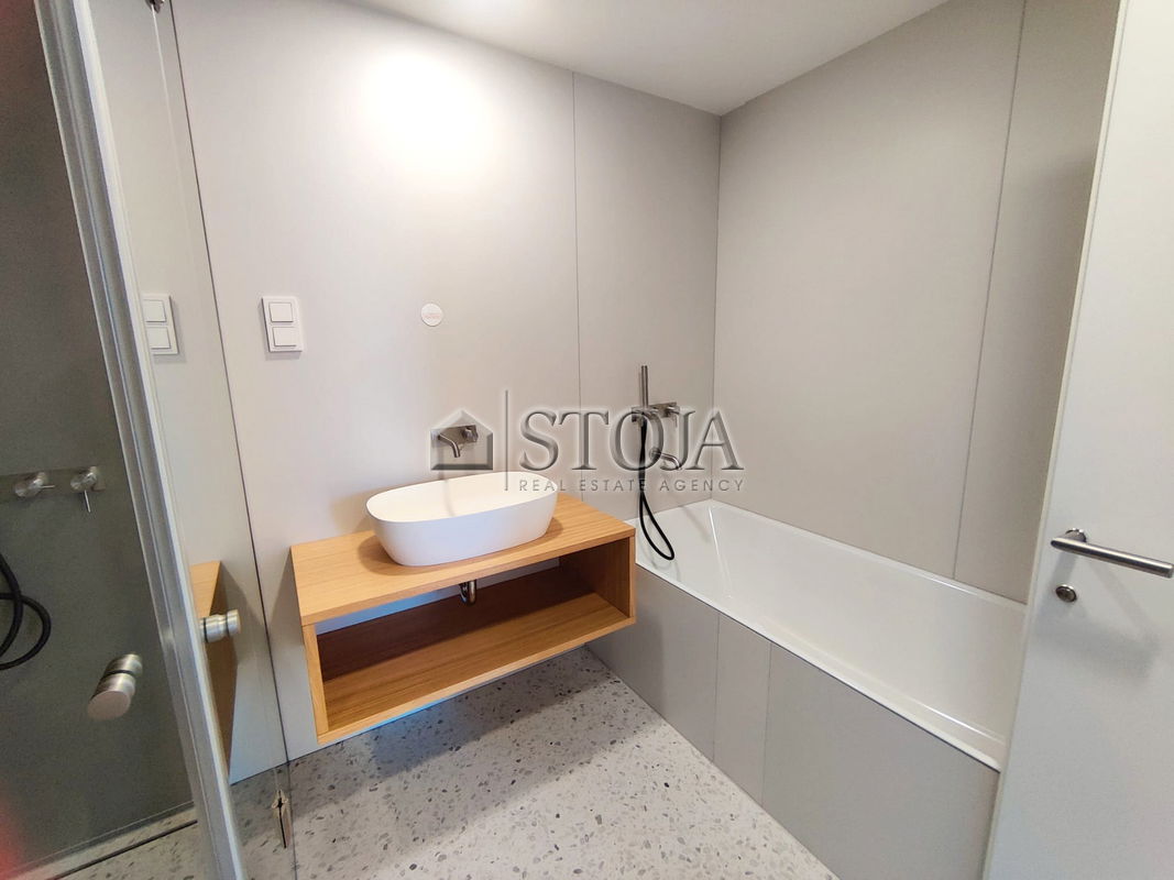 Lokacija: Ljubljana mesto, Šiška, Sp. Šiška
